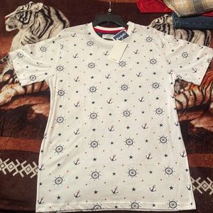Shirt is a size L (white)